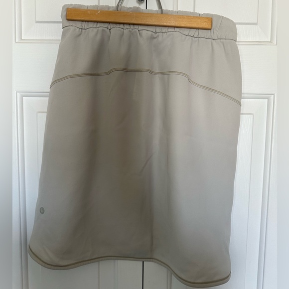 Beige / off white lululemon skirt - Picture 3 of 3